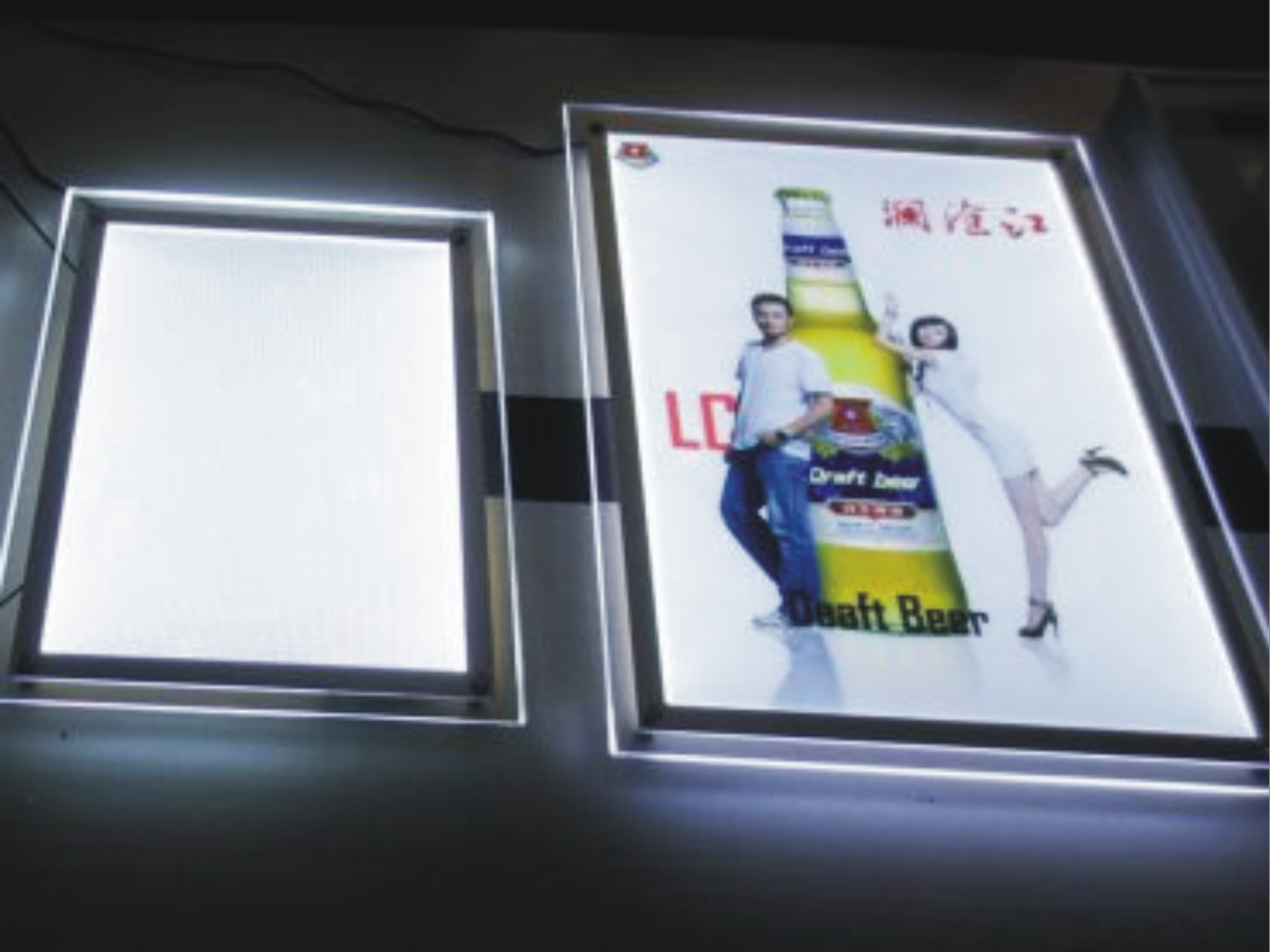 Biển hộp đèn siêu mỏng 2 lớp mica