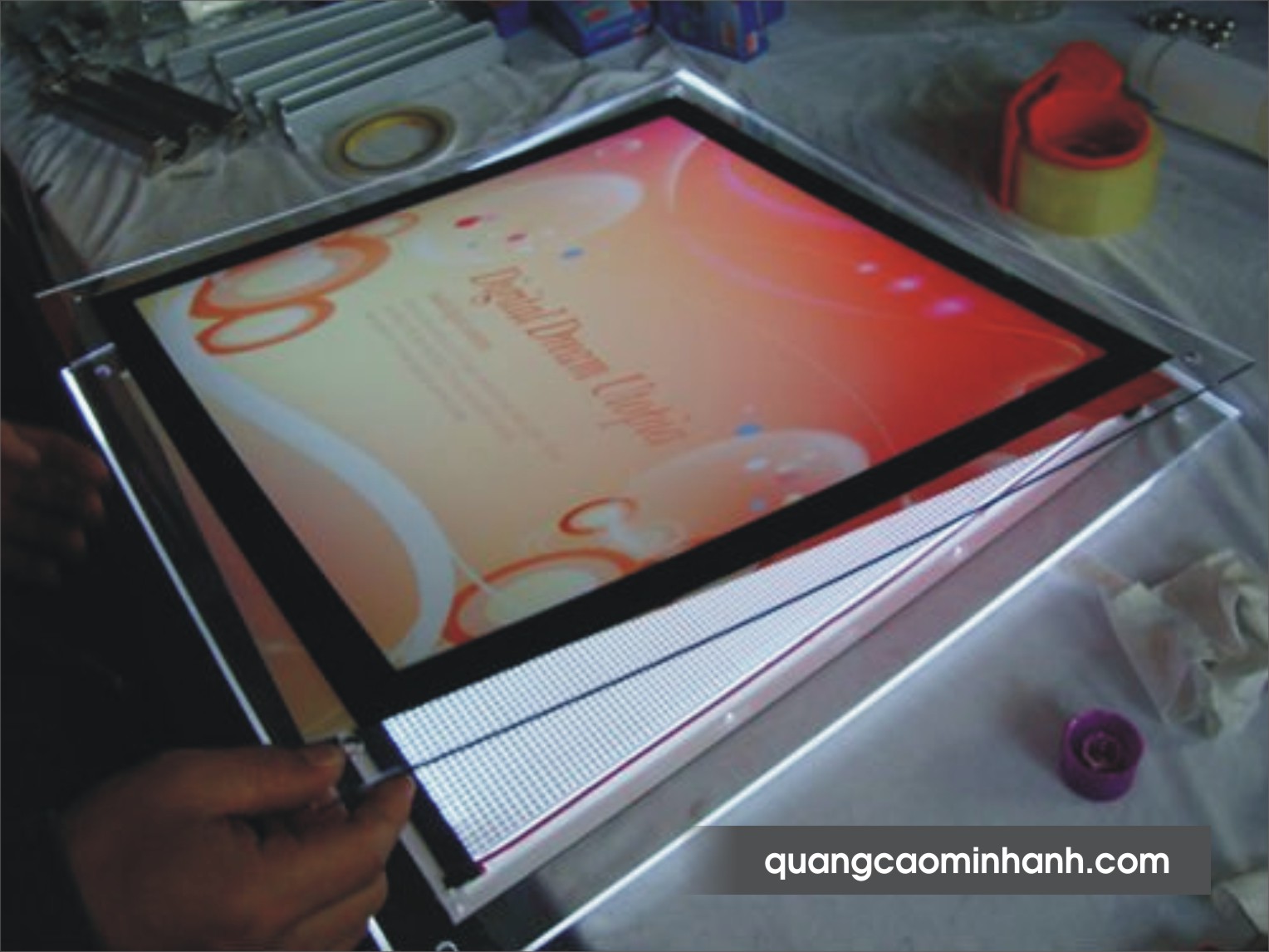 Biển hộp đèn siêu mỏng hút nam châm