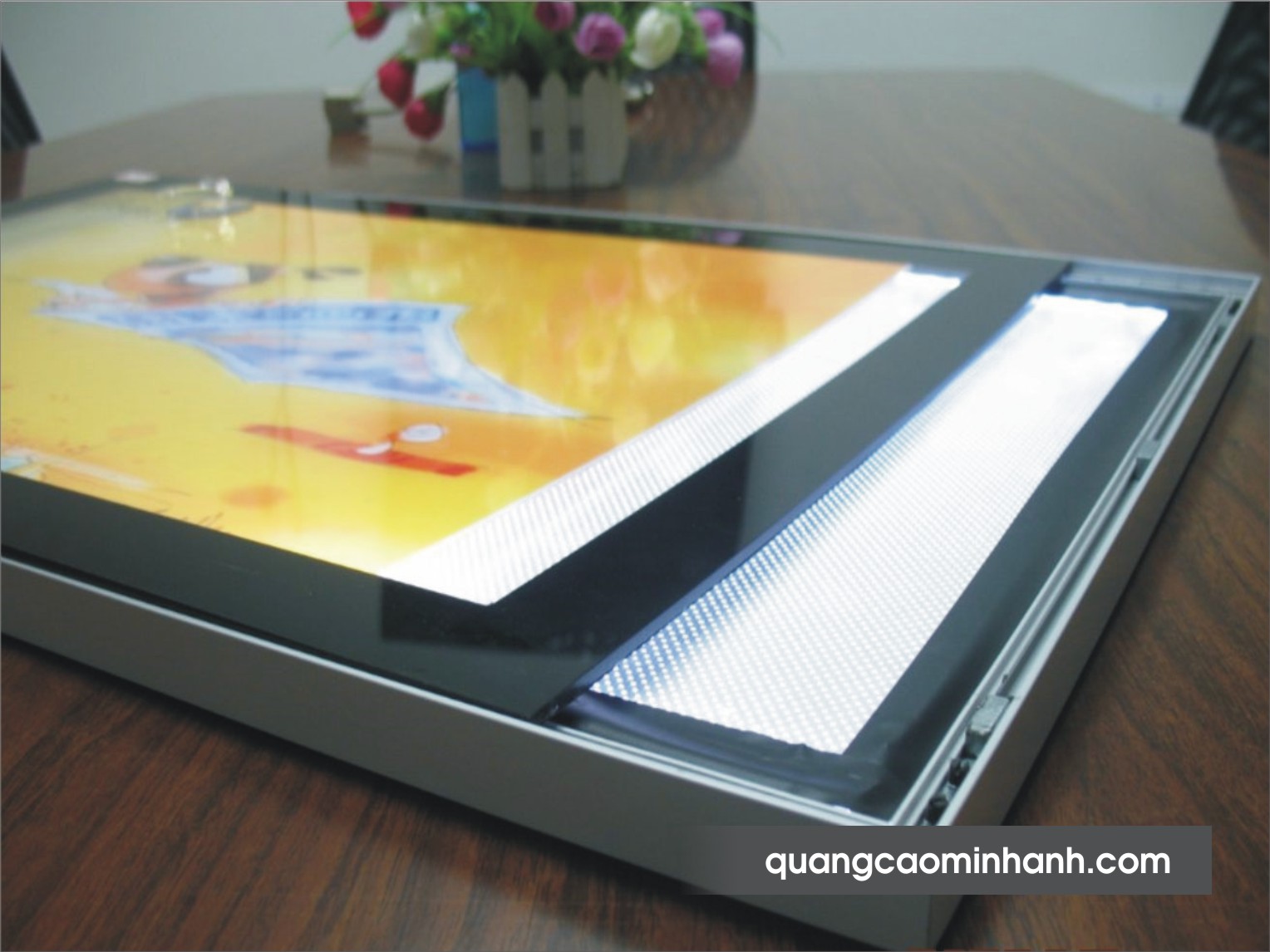 Biển hộp đèn siêu mỏng hút nam châm