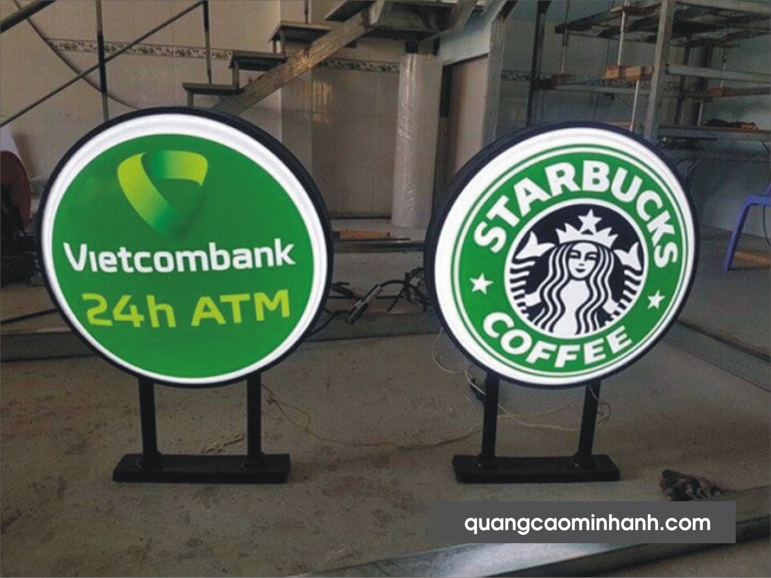 Biển vẫy mica hút nổi