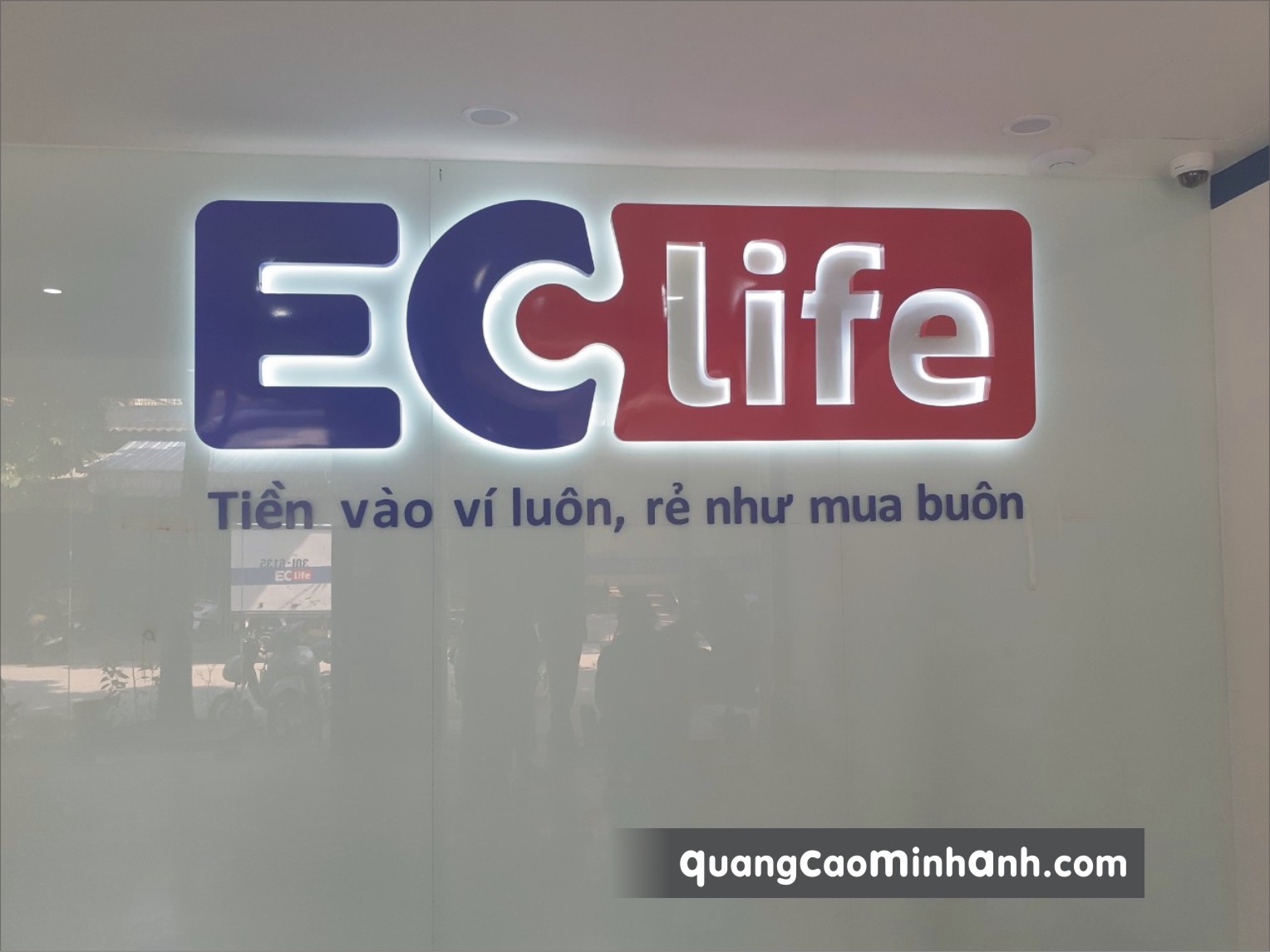 Logo inox sơn tĩnh điện led hắt chân