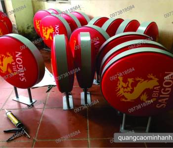 Biển vẫy mica hút nổi đèn led