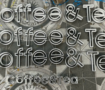 In 3D chân chữ quảng cáo